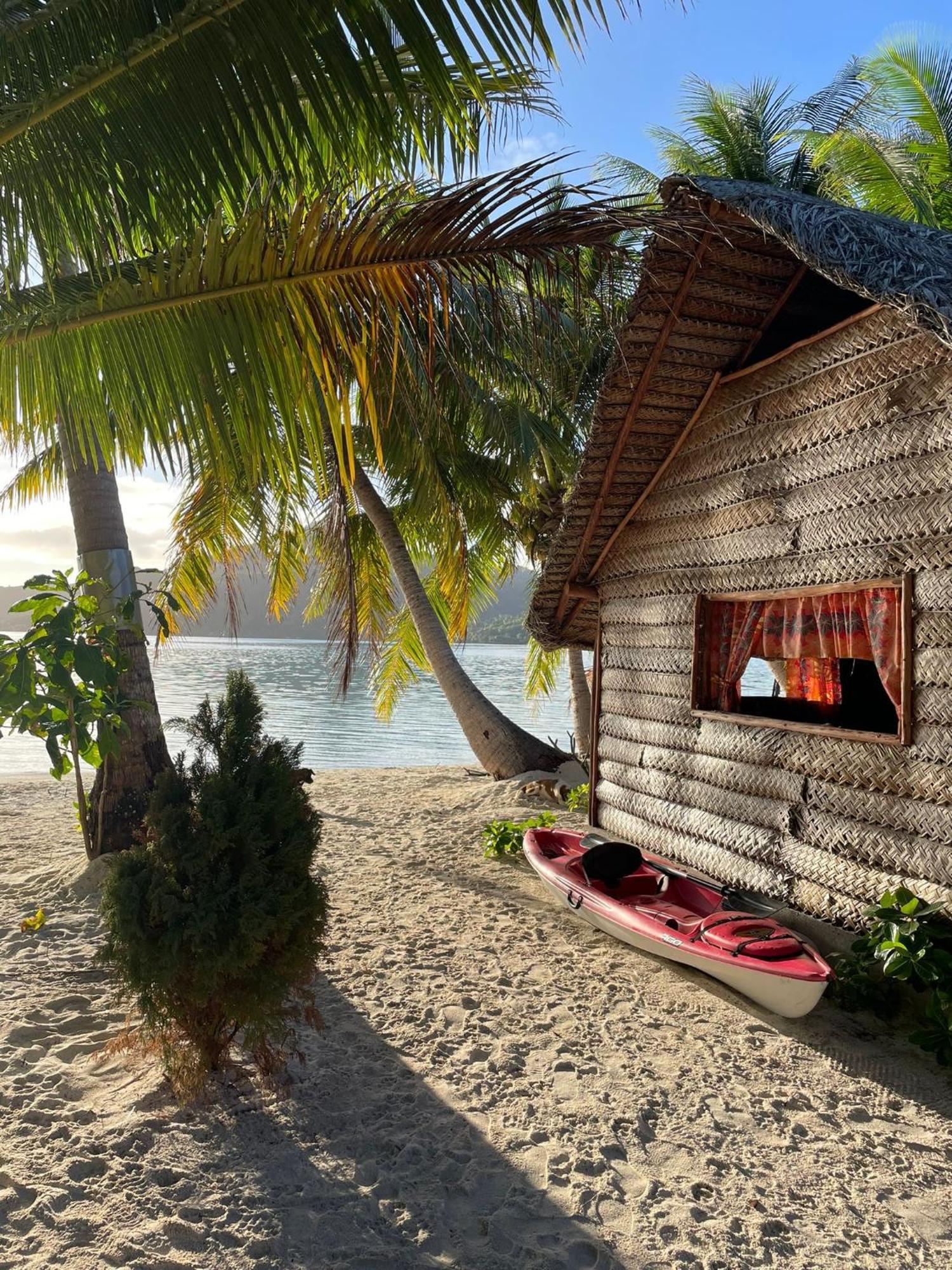 Poemanahere Island Camping A Maupiti Te-Fare-Arii Exterior photo